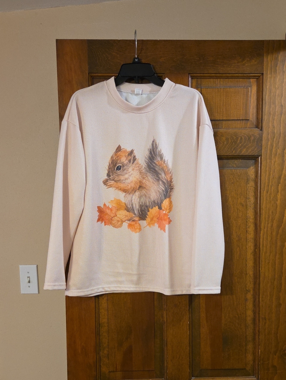 Cream Long-Sleeve Pet-Themed Shirt with Squirrel Print - Picture 1 of 3